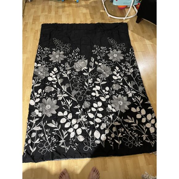black and white floral comforter Twin Size - Picture 1 of 1